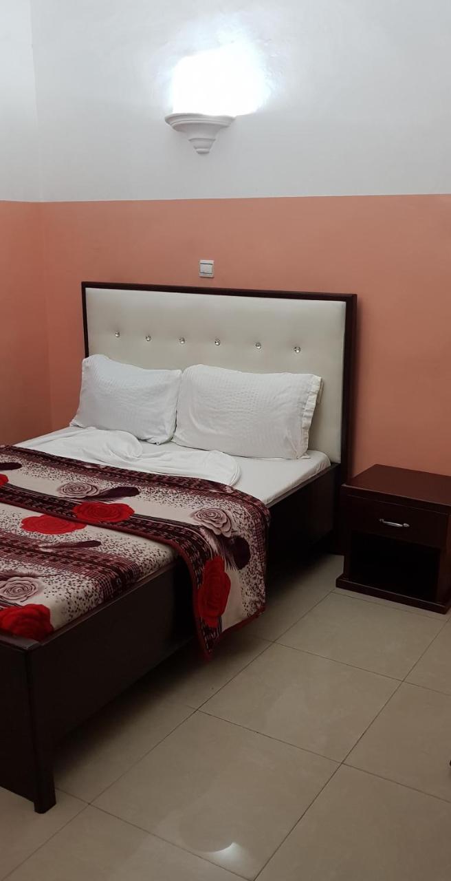 Appartements Chez Leo Brazzaville Exterior photo